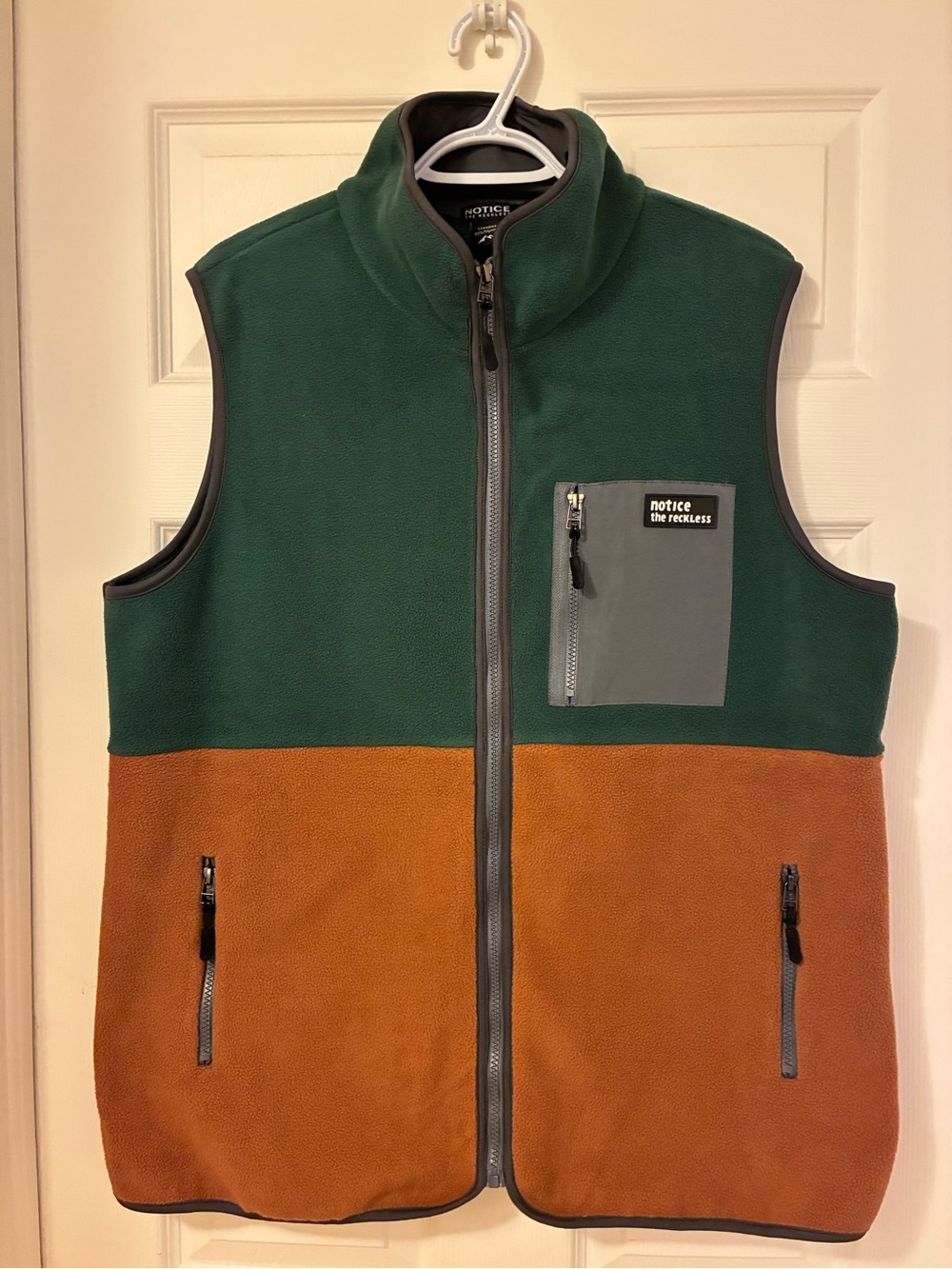 Fleece vest for woman